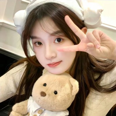 随盲柳入眠的女人